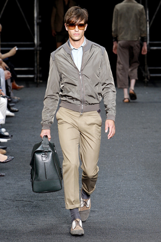 Louis Vuitton / - 2010